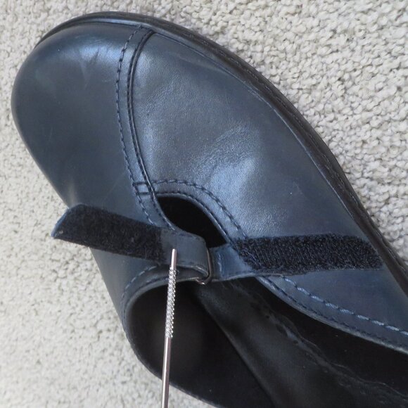 Clarks womens mules/shoes size 7 green leather Velcro #35724 MADE IN BRAZIL - Picture 10 of 12